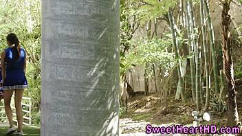 teen cheerleader lesbians munchin’ out 😋