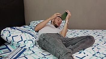 Stepsister Sneaks into Brother's Bed for Wild Fucking