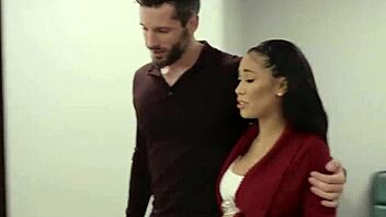 Těhotná nimfomanka Lexi Luna podvádí s cizími chlapy celý den v nemocnici