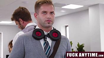 Office workers indulge in freeuse fucking anytime.