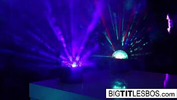 Sexy hippies have lesbian sex