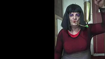 Bisexuálny crossdresser sa napĺňa časť 1, čo urobí hanblivá amatérka v domácom videu