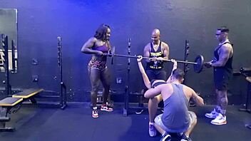 Treino Do Sexo Amigas Na Academia Fodem Com 3 Machos E Tomam Muito Leite Na Cara Completo No Red Ou Sheer