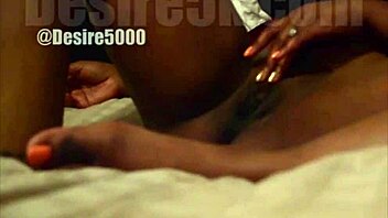 This milf pussy throbs