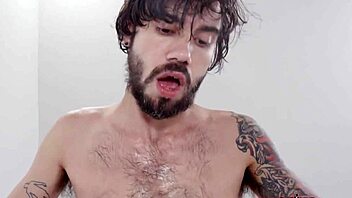 Nade Nasty og Rebel Rhyder i vild rimjob-massage