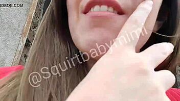 Louquinha Masturbates and Squirts on Terrace, Wanting to Make a Video Call