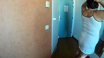 playing with nipples and eating fat woman's pussy in hotel room 😋🍆