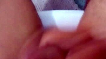 jerking off punheta with emojis 😏