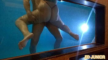 essa morena dar gostoso at� debaixo da �gua para o ed junior completo no red