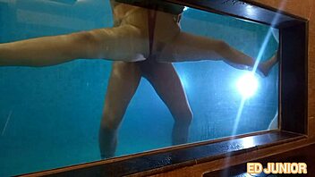 essa morena dar gostoso at� debaixo da �gua para o ed junior completo no red