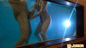 essa morena dar gostoso at� debaixo da �gua para o ed junior completo no red
