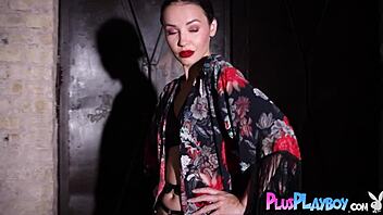 Elilith Noir poses in lingerie during hot photoshoot.