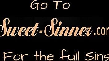 Csodaszépség lovagolja a faszt kint classy szerepjátékban