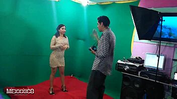 Dana's photo session with amateurs captured.