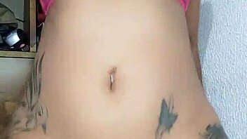 Wow! Bia Morena in tight jeans gets wild with anal fisting!