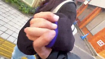 Tak percaya! Dada besar babe Jepun melompat dalam naik liar!