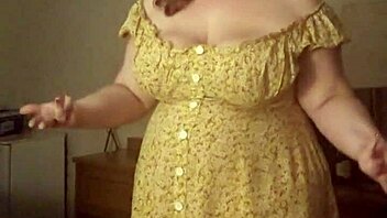 Britney Skyy Deepthroats Dragon Dick In Cosplay