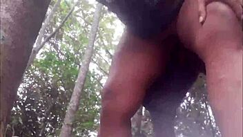 Casal sapeca rj fudendo no meio do mato - v�deo completo em xvideos red