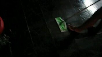 Abigail Mac za kulisami z velikimi cikami in ritjo