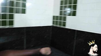 gravid Pamela Pantera bøjer sig stadig for hurtig POV action. Kan jeg holde trit?