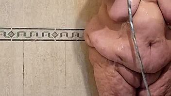 coolmarina pees and fucks dildo