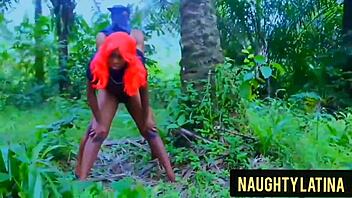 hot bush fuck leaves her emotional in missionary outdoors