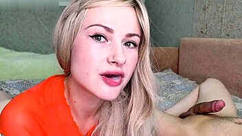 blonde sucking after waking up