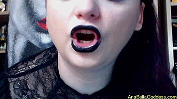 Hey, watch this giant goddess crush everything!