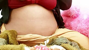 Tamil teacher flaunts sexy tits