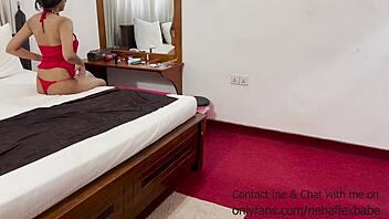 Indian wife bangs hotel boy for cash!