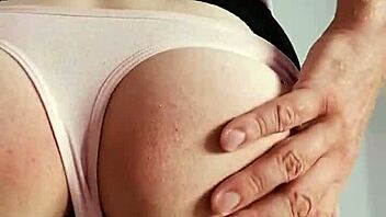 Watch Misr4 the sissy in pantyhose getting her ass fucked with an anal plug?