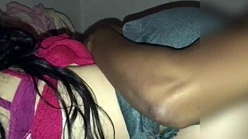 Fodendo Com Vontade A Novinha Enquanto Ela Geme Alto