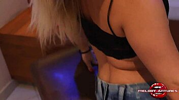 Hot Brazilian Novinha Gets Cumshot After Fun