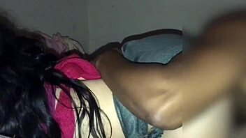 Fodendo Com Vontade A Novinha Enquanto Ela Geme Alto