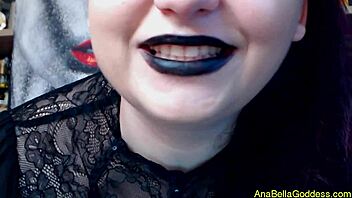 Hey, watch this giant goddess crush everything!