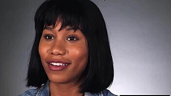 Jenna Foxx Masturbates to Orgasm in Close-Up