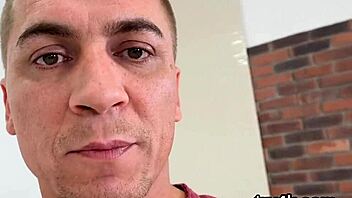 i get oral from pretty chick then screw her pussy