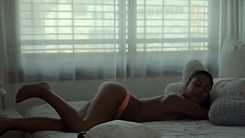 Teen 18+ Vagina Enjoys Nice Toying Session