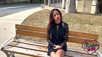 Reyna enjoys a steamy trio encounter