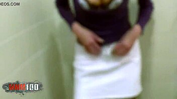 Teenagerka 18+ holka loví sex po České republice pro divoké jebání