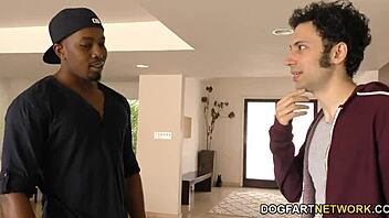 كيشا غراي تحب اللعب الشرجي في جلسات الزوج المهان الشديدة