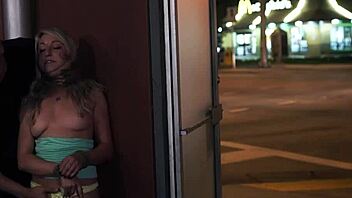 Valerie White gets extreme pussy pounding 😍