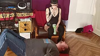 Goth domina feeds slave saliva mouth to mouth!