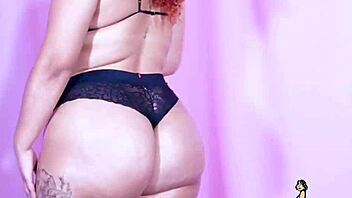 Bohatí černí chlapi dominují Instagram thotkám na divoké párty