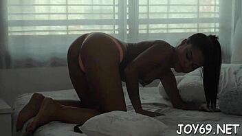 Teen 18+ Vagina Enjoys Nice Toying Session