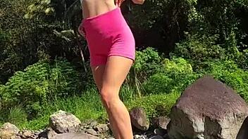 hottie flash sexy body in mountain river!