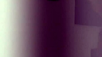 Pequeña Jennifer Far är så jävla sexig, eller hur?