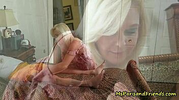 Ze is een hete en sletterige cougar, verdomme