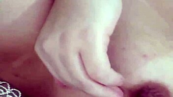 Novinha Gostosa Ficando Nua E Usando Seus Brinquedos - Parte 2