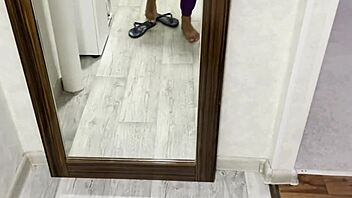 Sophie Dee sine store pupper og rumpe i moden MILF skitten snakk